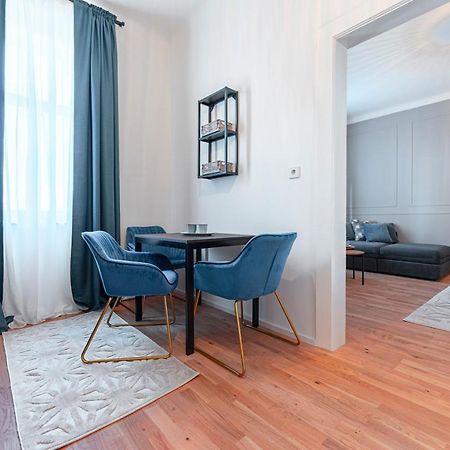 City Appartement Wagram Am Hauptbahnhof Sankt Poelten Eksteriør billede