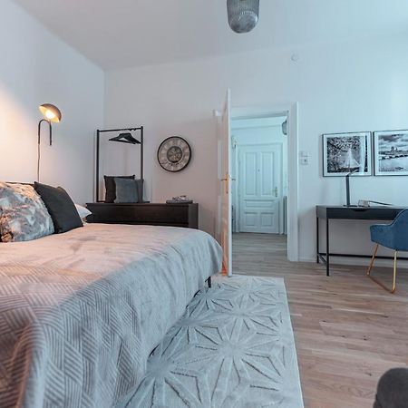 City Appartement Wagram Am Hauptbahnhof Sankt Poelten Eksteriør billede