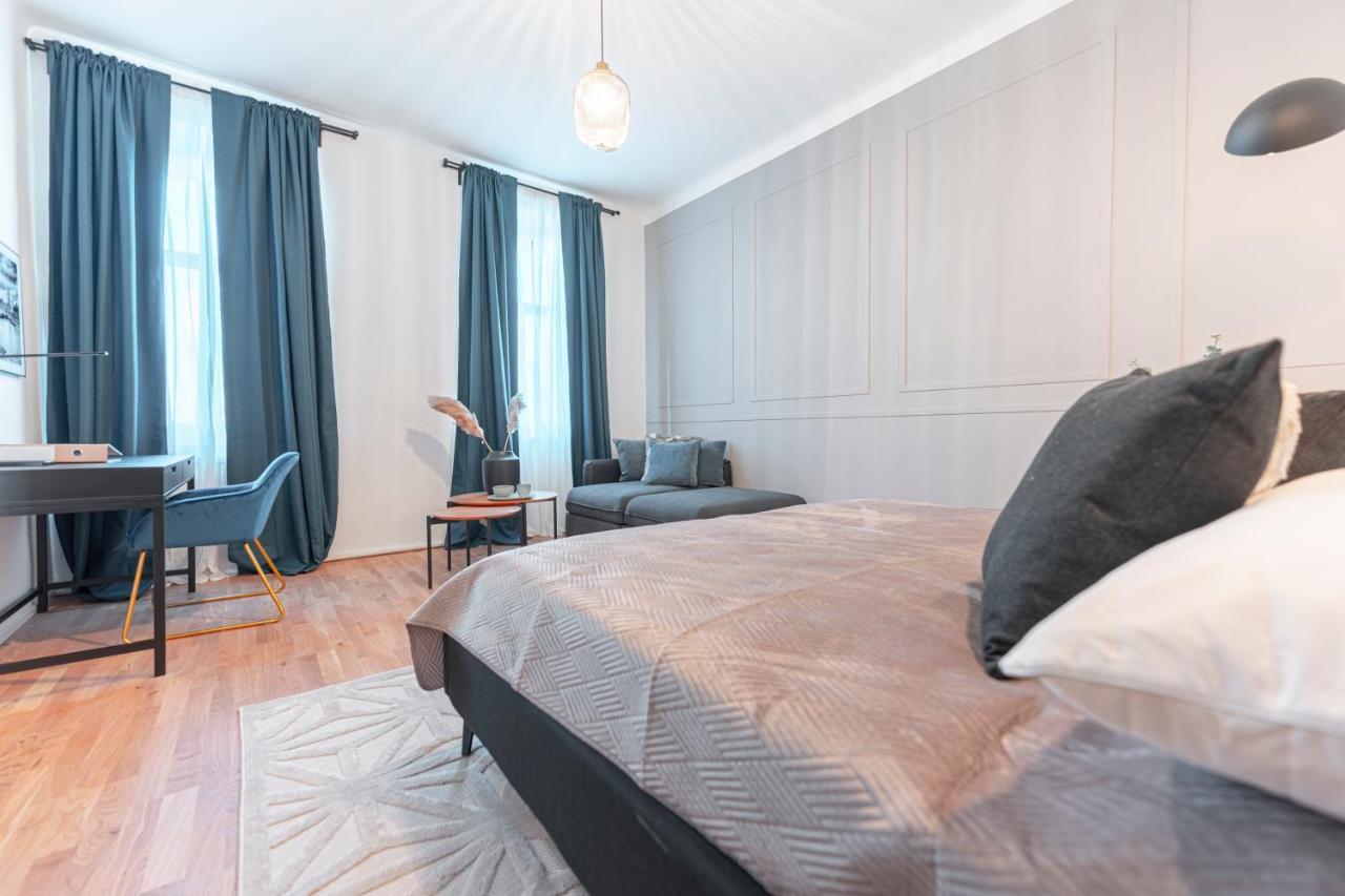 City Appartement Wagram Am Hauptbahnhof Sankt Poelten Eksteriør billede