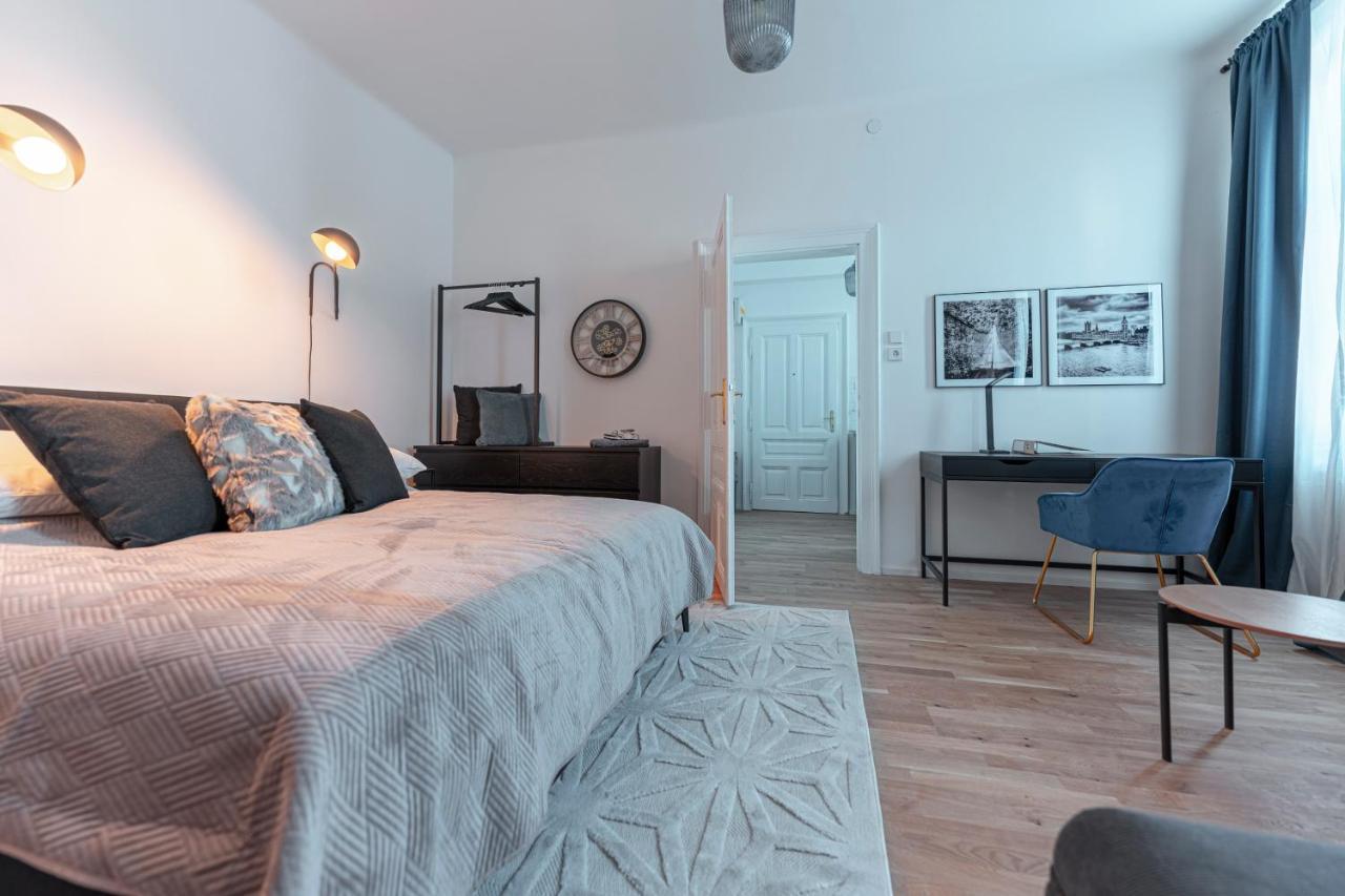 City Appartement Wagram Am Hauptbahnhof Sankt Poelten Eksteriør billede