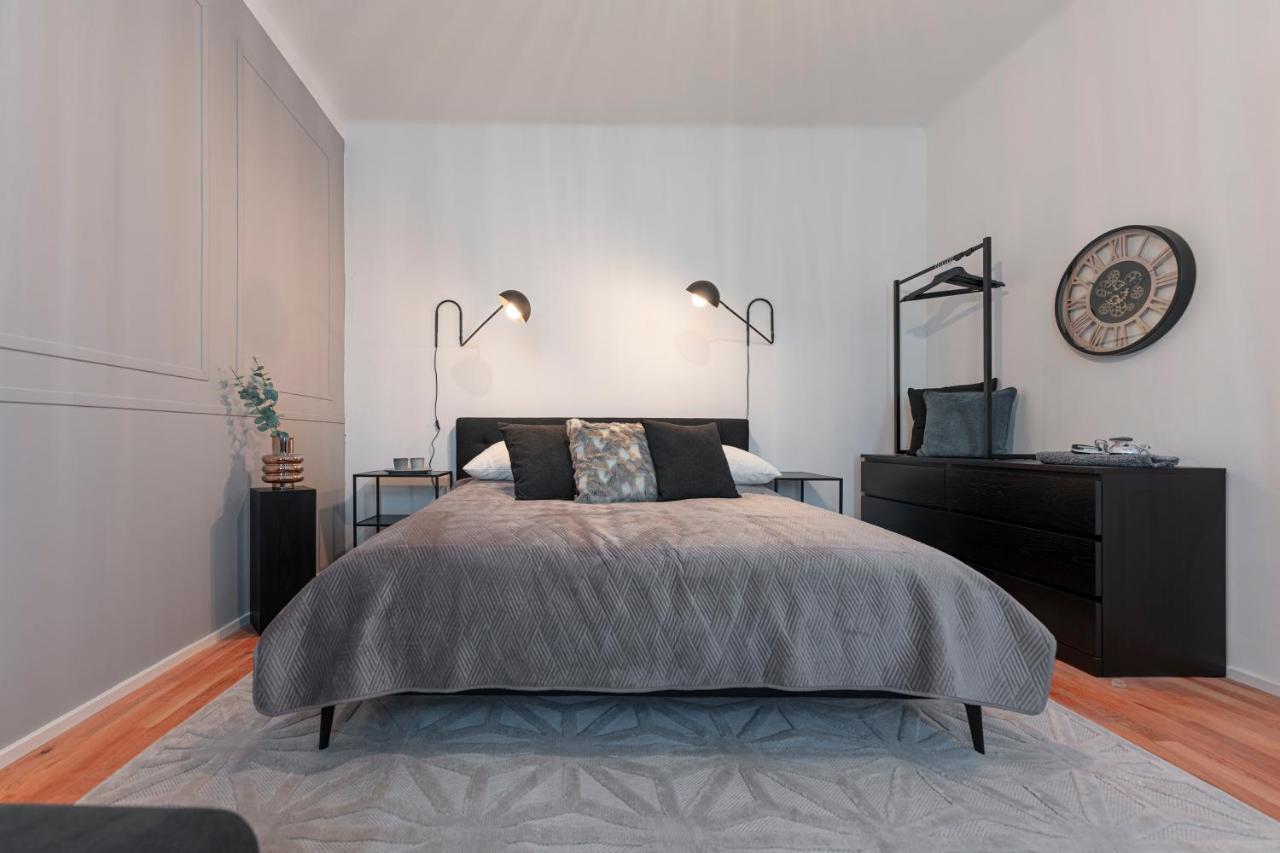 City Appartement Wagram Am Hauptbahnhof Sankt Poelten Eksteriør billede