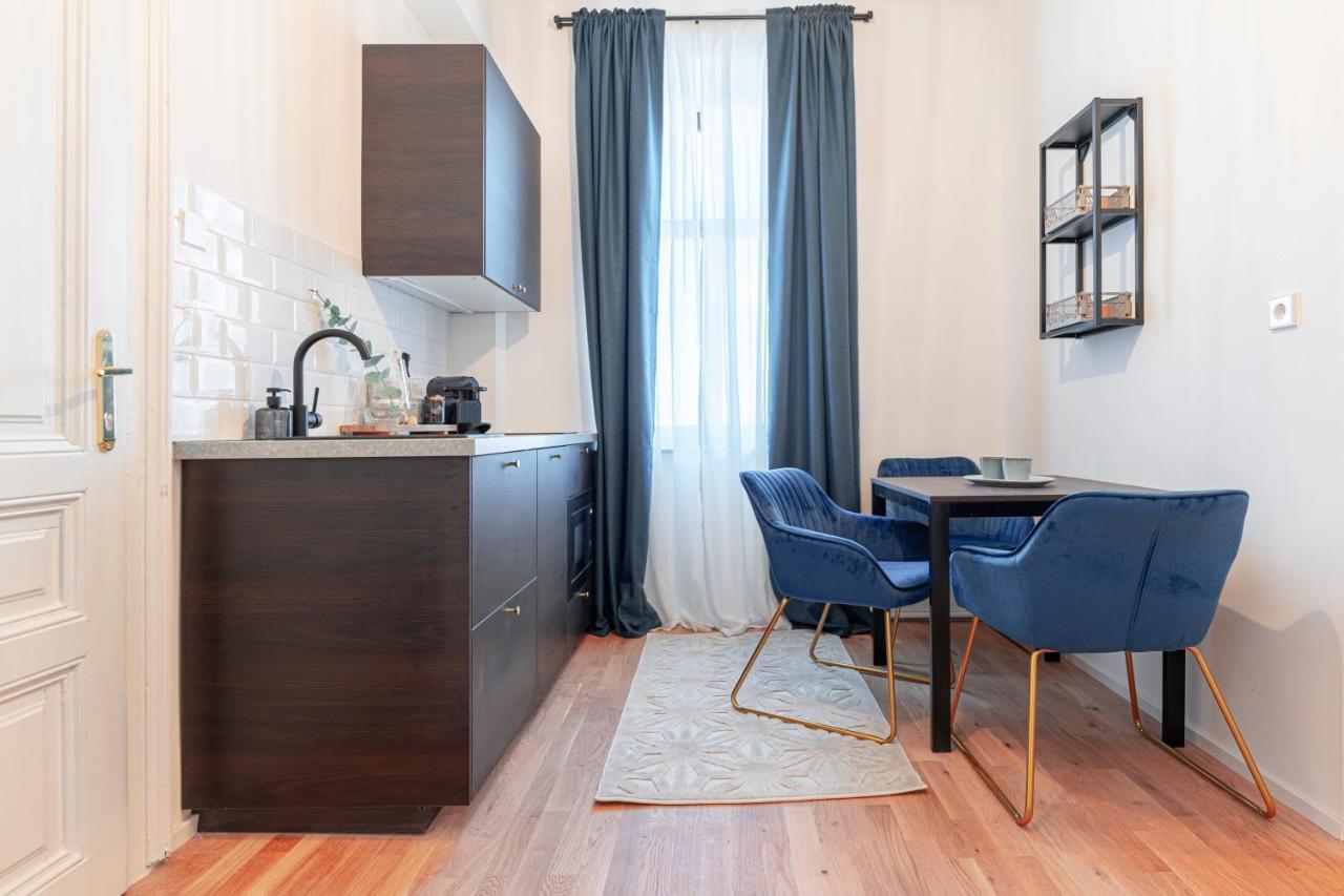 City Appartement Wagram Am Hauptbahnhof Sankt Poelten Eksteriør billede